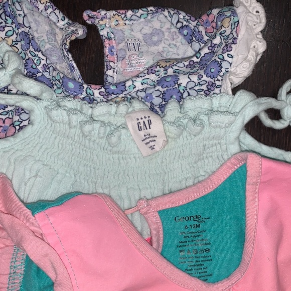 3 short onesies or rompers for bab girl! EUC! - Picture 3 of 4